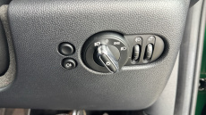 MINI Hatchback 1.5 Cooper Classic 3dr Auto [Comfort/Nav Pack] Petrol Hatchback